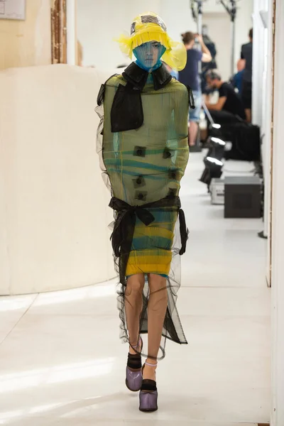 Look 17